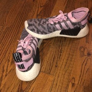 Women’s Adidas NMD R1 Shoes